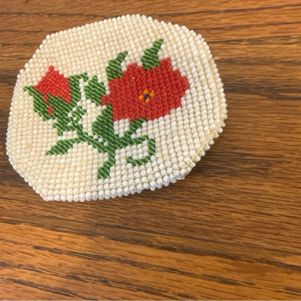 Vintage retro beaded cottagecore 1970s coinpurse